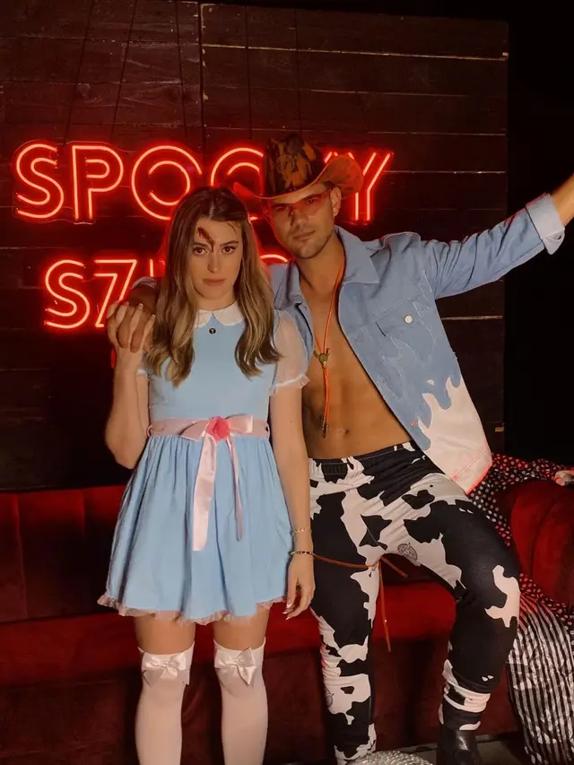 Taylor Lautner dan tunangannya Taylor Dome (Foto: Instagram/@taylorlautner)
