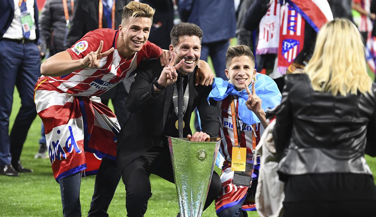 Diego Simeone telah memenangkan trofi Liga Europa sebanyak dua kali selama satu dekade kepemimpinannya di Atletico Madrid, yaitu pada musim 2011/2012 dan 2017/2018. Gelar juara terakhir, ia rengkuh usai mengalahkan Marseille dengan skor 0-3 pada partai final. (AFP/Franck Fife)