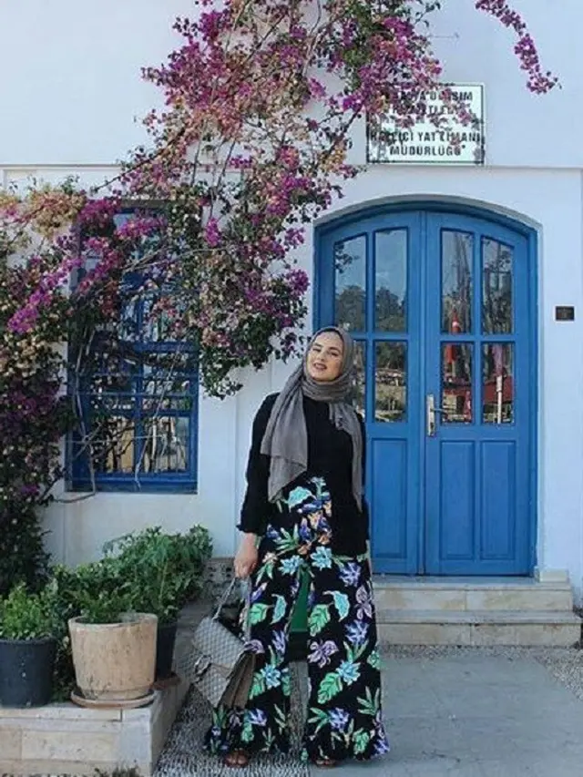 [Bintang] Celana Palazzo, Fashion Item Andalan Hijabers yang Ingin Tampil Lebih Modern