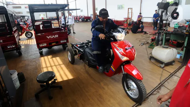 Merakit Motor untuk Penyandang Disabilitas