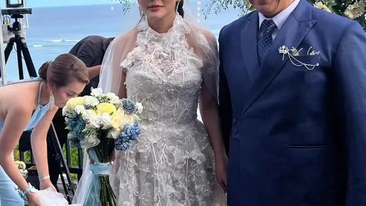 8 Potret Pernikahan Kedua Anita Hara Pemeran 'Arisan Brondong' di Bali, Nikahi Bos