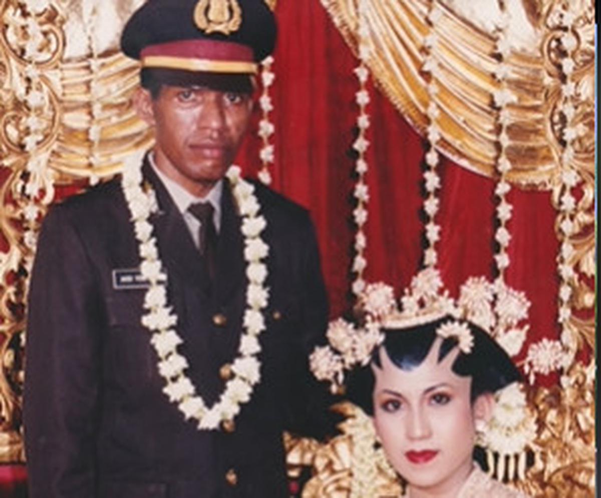 Kisah Cinta, Kombes Andi Yoseph Enoch Berawal Dikenalkan Oleh Seorang Teman Sampai ke Pelaminan