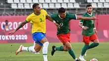 Diego Carlos terus menjaga striker Meksiko di semifinal lawan Brasil (AFP)