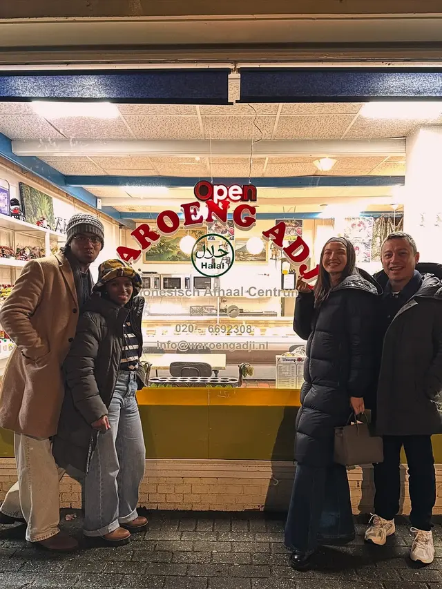 Anti Membosankan, Raline Shah Tampil Modis dengan Outfit Monokrom Saat Liburan di Amsterdam