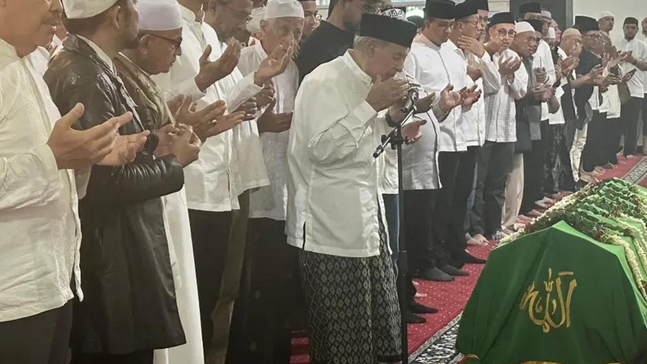 Quraish Shihab jadi Imam Salat Jenazah Ibrahim