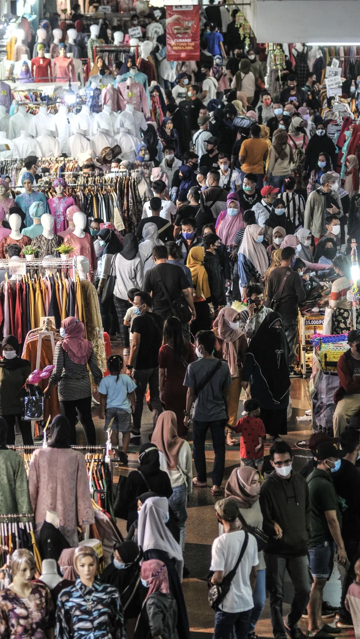 Pasar Tanah Abang selalu ramai dan jadi primadona warga.