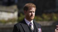 Pangeran Harry dalam pemakaman Pangeran Philip. (Victoria Jones/Pool via AP)