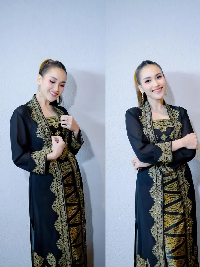 Pesona Anggun Ayu Ting Ting dalam Balutan Dress Songket Bali Hitam Emas Karya Ghea Fashion Studio
