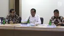 Presiden Joko Widodo bersama Menteri ESDM Ignasius Jonan dan Seskab Pramono Anung mendatangi Kantor Pusat PLN (Persero), Jakarta, Senin (5/8/2019). Kedatangan Jokowi untuk meminta penjelasan direksi PLN menyusul peristiwa pemadaman listrik di hampir seluruh Pulau Jawa. (Liputan6.com/Angga Yuniar)