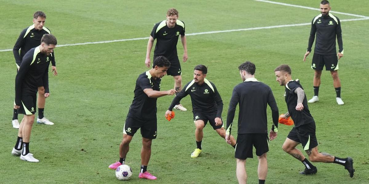 Starting XI Timnas Indonesia Lawan Australia: 3-4-1-2, Ole Romeny dan Dean James Debut!