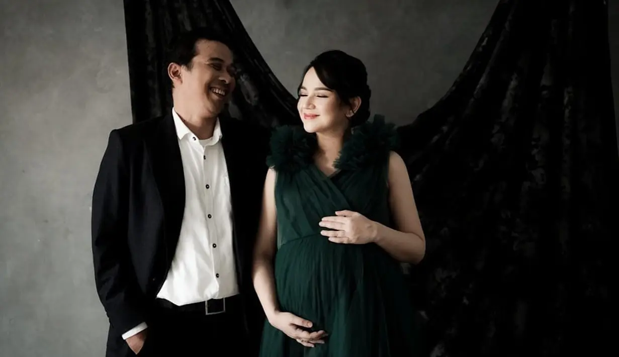 Angelica Simperler dan Rico Hidros Daeng maternity shoot (Instagram/angelicasimp.new)