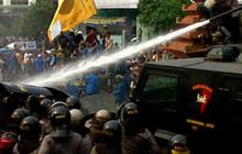 Mahasiswa sweeping politikus Demokrat DPRD Jatim   