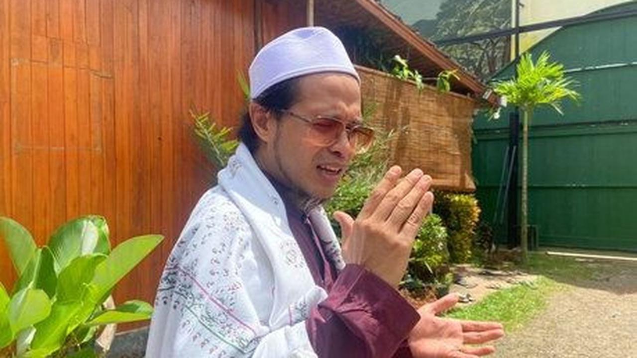 Ustazah AN menegaskan selama ini dirinya tidak pernah dipaksa menikah oleh Kiai Fahim. Dia mengaku sukarela melakukan pernikahan tersebut.