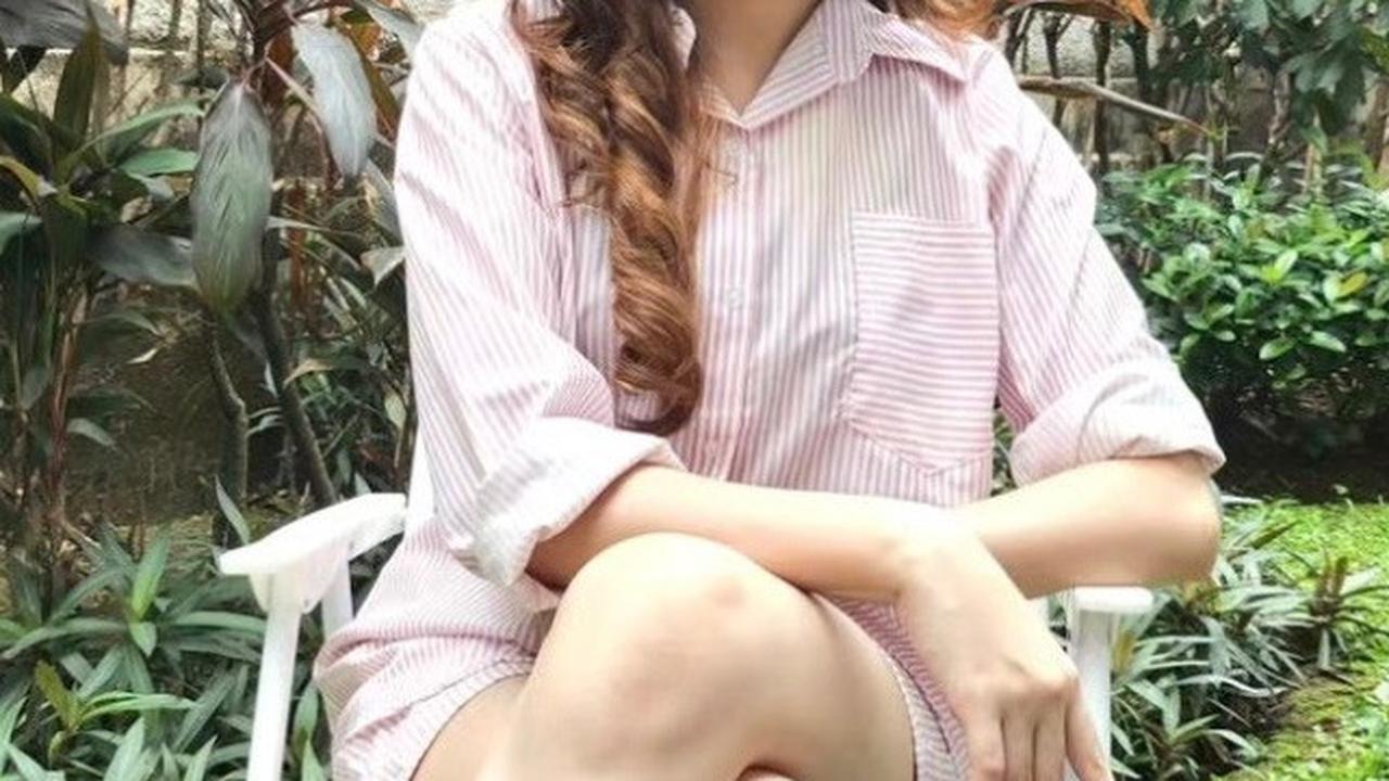 Virza Oreel mengawali karier dengan mengikuti ajang pencarian bakat menjadi penyanyi. Pertama kali ia mengikuti Indonesian Idol Junior di tahun 2014. Namun ia tak jadi juara.