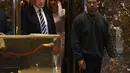 Di tulisan pertamanya di Twitter, Kanye mengatakan bahwa dirinya dan Trump membahas soal multibudaya, bullying, dukungan terhadap guru, pembaharuan kurikulum, dan kekerasan di Chicago. (AFP/Bintang.com)