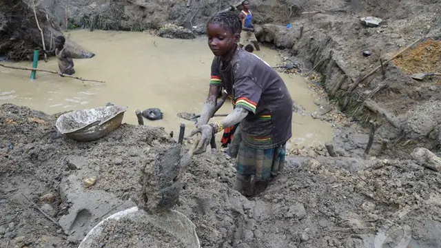 Kisah Pilu Bocah Pekerja Tambang di Afrika
