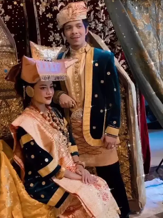 6 Prewedding Aurel Hermansyah dan Atta Halilintar Pakai Busana Adat Minangkabau