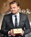 Aktor tampan Leonardo DiCaprio rupanya masih berkelana mencari pelabuhan terakhirnya. Pasalnya ketika dirinya disebut-sebut dekat dengan Rihanna, kali ini ia berkencan dengan Roxy Horner. (AFP/Bintang.com)