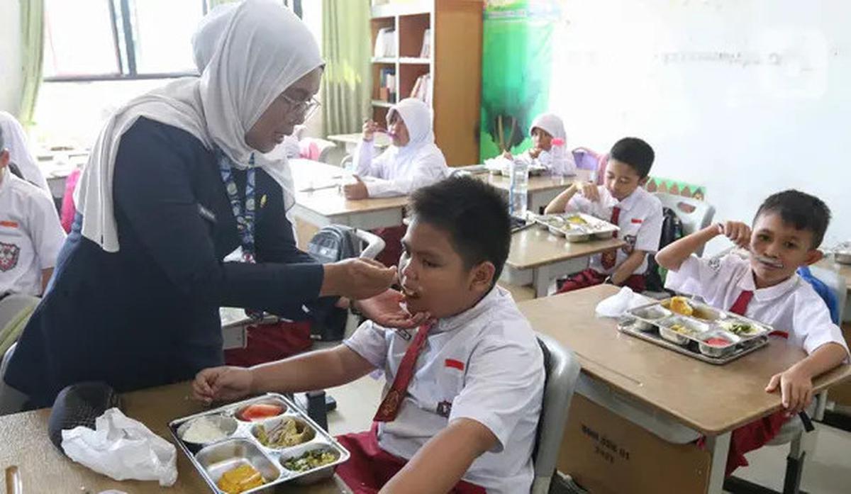 Makan Bergizi Gratis Bakal Pakai Produk Pangan Lokal, Susu Tetap Impor?