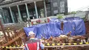 Kondisi lereng galian pondasi pembangunan tiang pancang proyek LRT dan flyover Pancoran yang longsor di Jakarta, Jumat (13/10). (Liputan6.com/Immanuel Antonius)