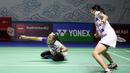 Masih dari sektor ganda putri, Indonesia juga meloloskan pasangan muda, Febriana Dwipuji Kusuma/Amalia Cahaya Pratiwi. Mereka mampu mengalahkan ganda putri asal Prancis, Margot Lambert/Anne Tran dengan rubber game 21-19, 17-21 dan 21-15. Di babak 16 besar, Febriana/Amalia akan berjumpa pasangan Korea selatan unggulan ke-2, Lee So Hee/Shin Seung Chan. (Bola.com/Bagaskara Lazuardi)