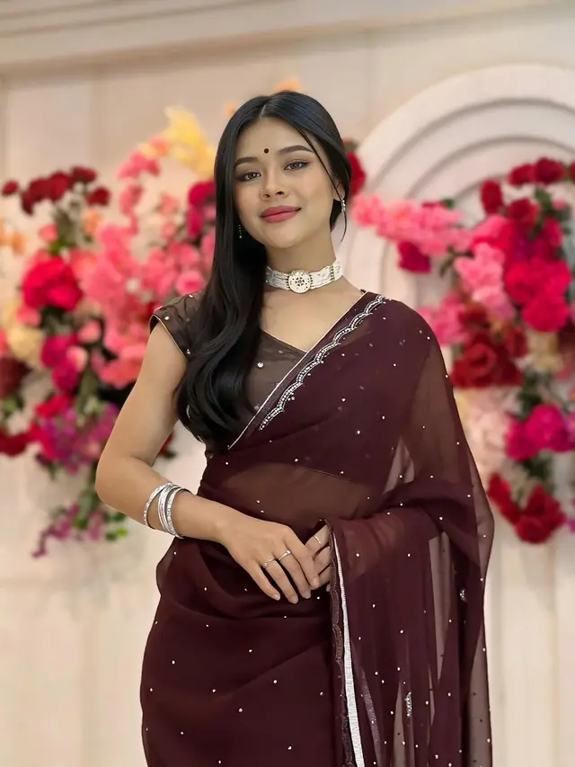 6 Adu Gaya Artis Pakai Baju India Hadiri Resepsi Pernikahan Putri Isnari, Lady Rara hingga Melly Lee