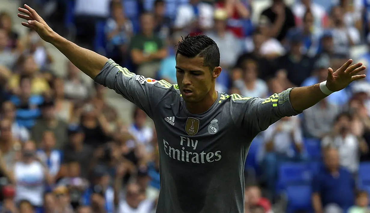 Bahkan untuk semua laga, Cristiano Ronaldo tercatat sudah menorehkan 350 gol untuk Los Blancos atau Real Madrid. (AFP/Lluis Gene)