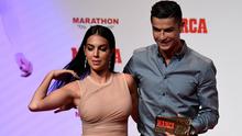 Georgina Rodriguez saat mendampingi Cristiano Ronaldo dalam acara Penghargaan MARCA Leyenda di Madrid pada Juli 2019. (AFP/Javier Soriano)