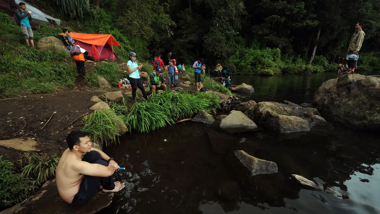 Menikmati Ketenangan Danau Gunung Tujuh