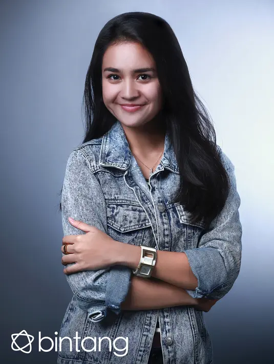 Dalam urusan calon pendamping, orangtuanya juga tidak mau ikut campur. Ia mengaku bahwa diserahkan memilih pendamping sesuai dengan kriterianya remaja kelahiran Medan ini. (Deki Prayoga/Bintang.com)