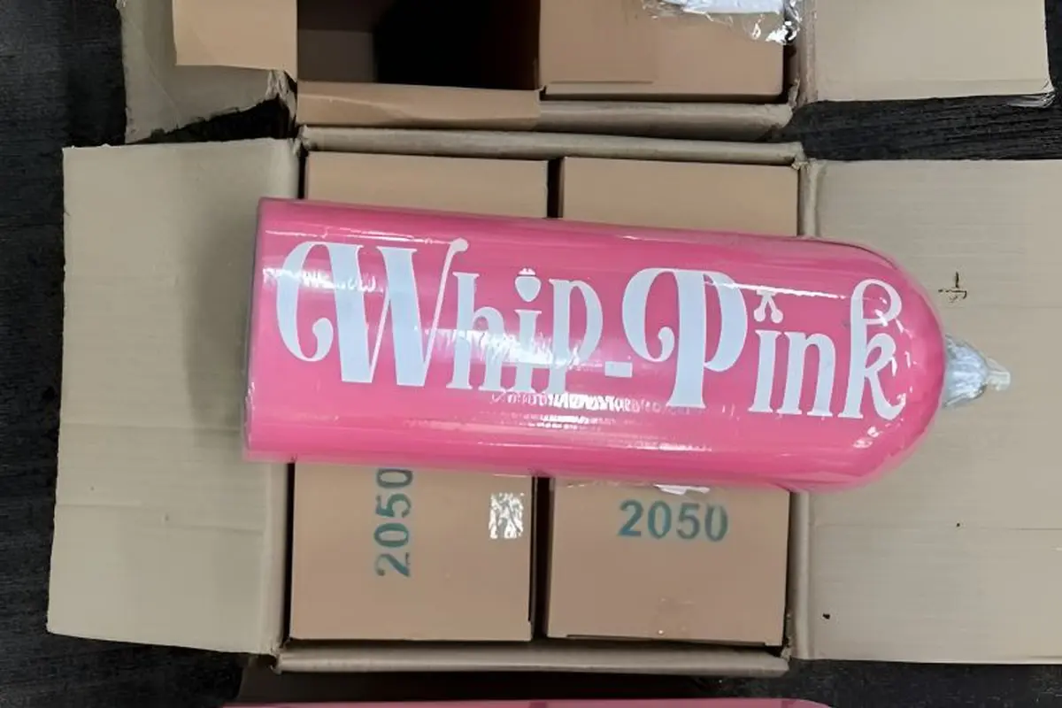Botol Whip Pink yang disita Dittipidnarkoba Bareskrim Polri dalam kasus penggunaan gas N2O ilegal (Istimewa)