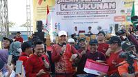 Gubernur Jawa Tengah Ganjar Pranowo mengikuti jalan sehat kerukunan yang diselenggarakan Kanwil Kemenag Jawa Tengah. (Dok. Istimewa)