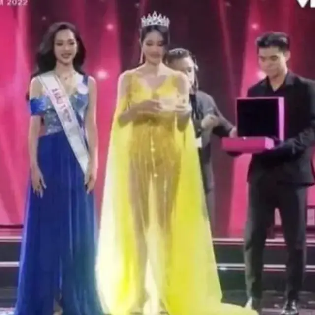 Baju Dalam Pengisi Acara Terekspos, Panitia Miss Vietnam 2022 Minta Maaf