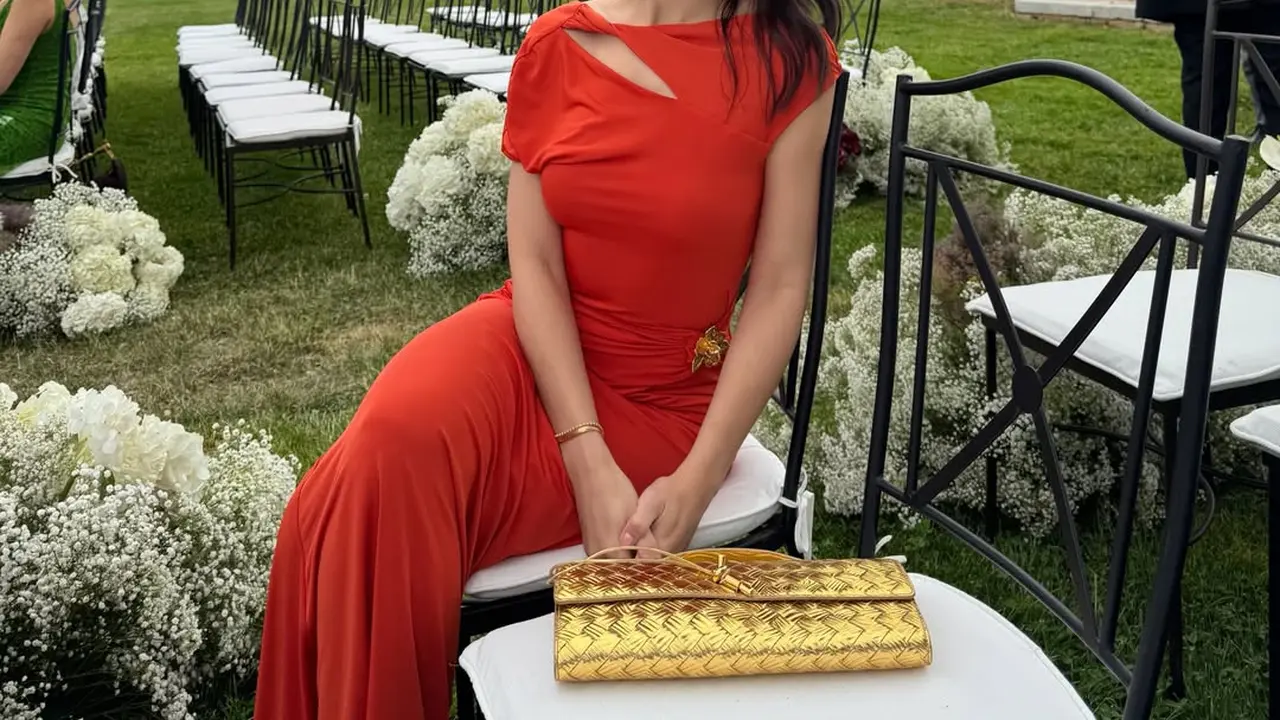 Pevita Pearce Tampil Glamor Kondangan di Luar Negeri Bareng Suami, Pakai Dress Oranye dan Tas Bottega Veneta Rp59 Jutaan