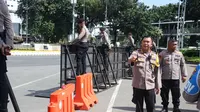 1.477 aparat gabungan disiagakan di kawasan Patung Kuda, Jakarta Pusat menyusul adanya rencana aksi demo Omnibus Law. (Liputan6.com/Muhammad Radityo Priyasmoro)