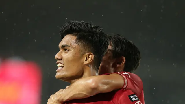 Persis Solo