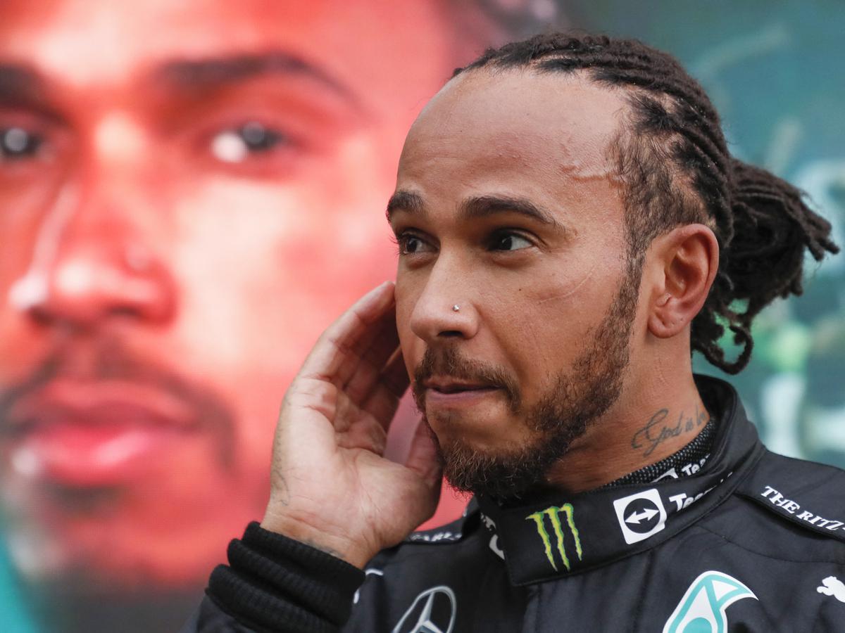 Lewis Hamilton Unfollow Semua Orang Di Instagram Ada Apa Nih Sea Games Bola Com
