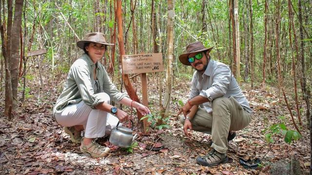 Potret ramon y tungka dengan istri yang jarang tersorot media. (credit:instagram.com/ramonytungka)