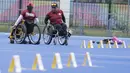 Sejumlah atlet Lawn Bowls saat mengikuti sesi latihan di Lapangan Hoki, GBK, Jakarta, Rabu, (19/9/2018). Latihan tersebut merupakan persiapan jelang Asian Para Games 2018. (Bola.com/M Iqbal Ichsan)