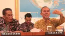 Dirjen SPK Kemendag Widodo (kanan) bersama Kabareskrim Polri Komjen Pol Anang Iskandar memberi keterangan pers di Kemendag, Jakarta, (30/10/2015). Kedua Institusi akan merazia produk yang tidak berlogo SNI. (Liputan6.com/Angga Yuniar)