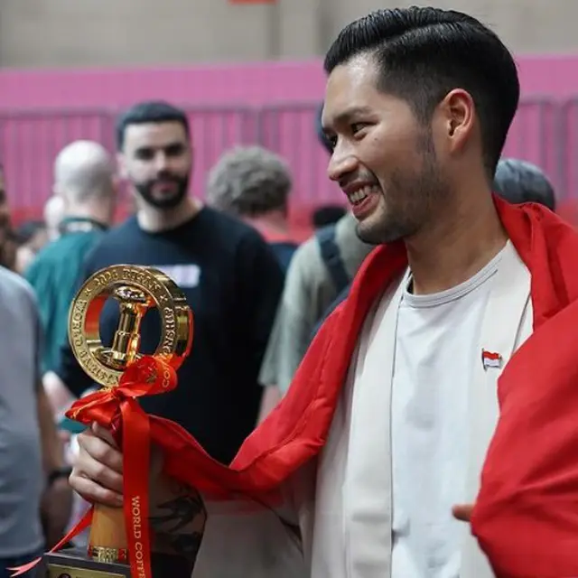 Mikael Jasin mengaku tidak percaya dirinya bisa berada di peringkat pertama dan menyebut pencapaian ini sebagai mimpi yang jadi kenyataan (Instagram/@mikaeljasin).