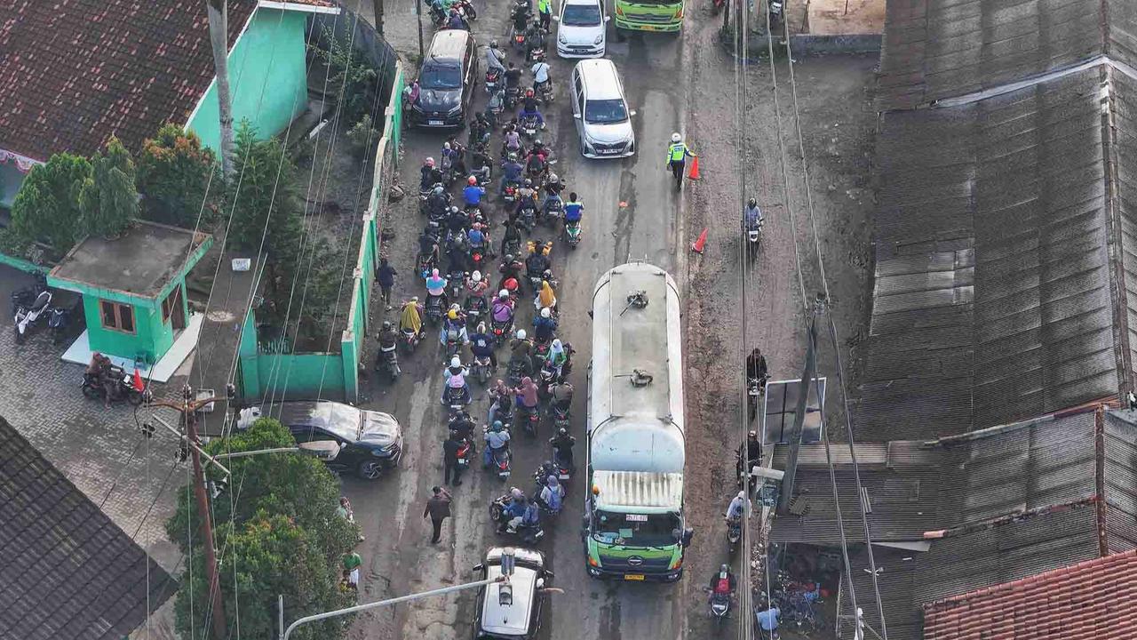 FOTO: Horor Macet Setiap Pagi di Parung Panjang