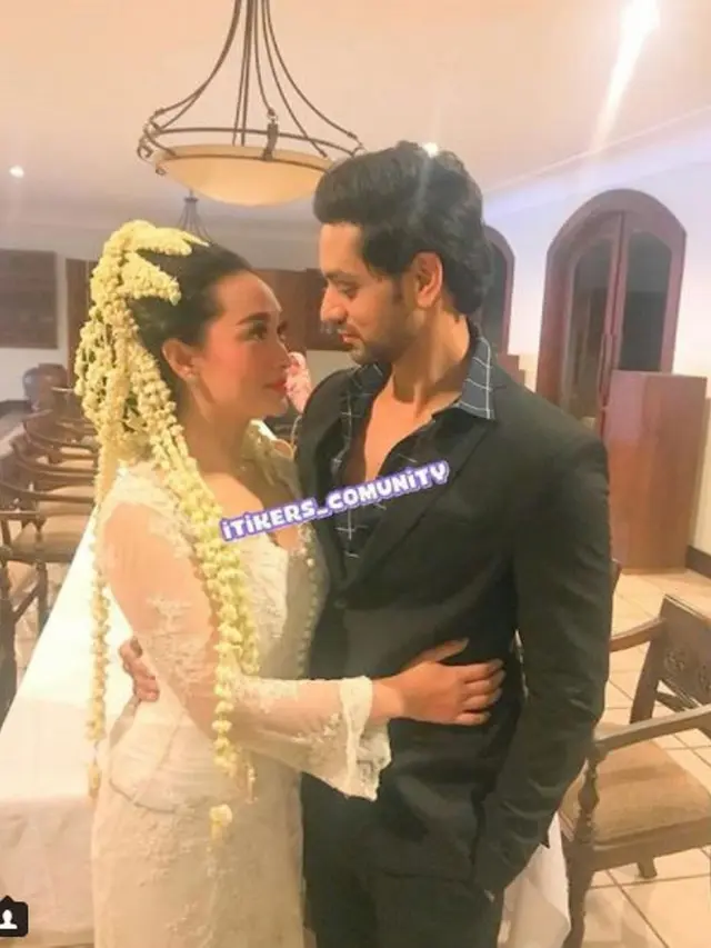 [Bintang] Zaskia Gotik