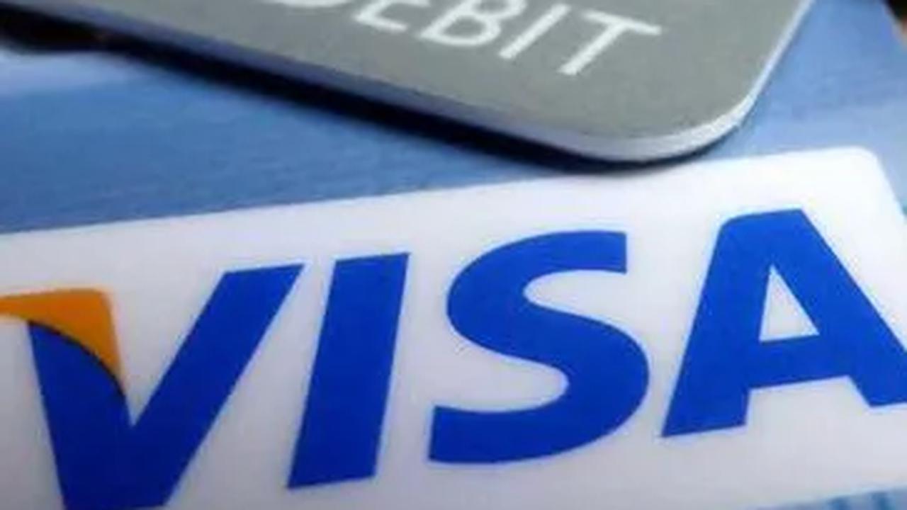 Golden visa adalah skema tinggal melalui investasi yang memungkinkan individu untuk mendapatkan izin tinggal di suatu negara dengan cara membeli properti, melakukan investasi, atau donasi dalam jumlah besar.