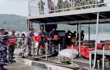 Gunung Ruang Masih Semburkan Abu Vulkanik, Kapal Perang TNI Dikerahkan Evakuasi Warga di Pulau Tagulandang