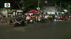 Puluhan pria yang menggelar sahur on the road tiba-tiba menyerang kelompok lain yang juga menggelar kegiatan serupa di jalan Penjernihan.