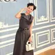 Tampil anggun dengan balutan koleksi terbaru rancangan Creative Director Jonathan Anderson, visual Jisoo sukses mencuri perhatian dan memancarkan aura elegan bak princess modern.[@bploove1].