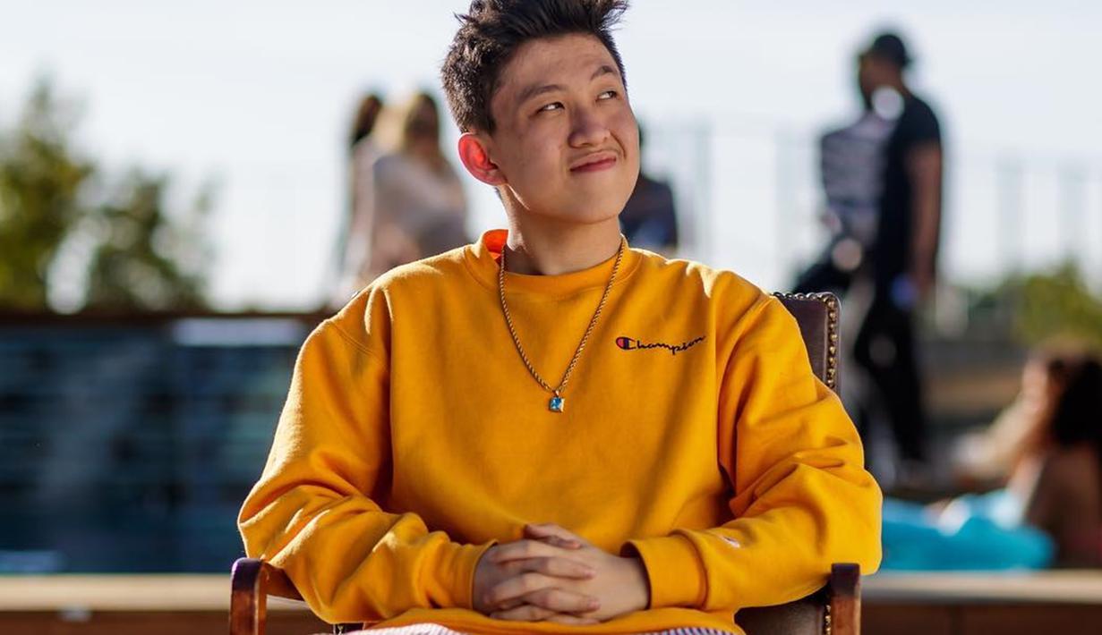 FOTO: Pesona Rich Brian, Rapper Muda Indonesia yang Kini ...