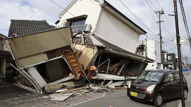 Gempa Jepang Luluhlantakkan Kumamoto