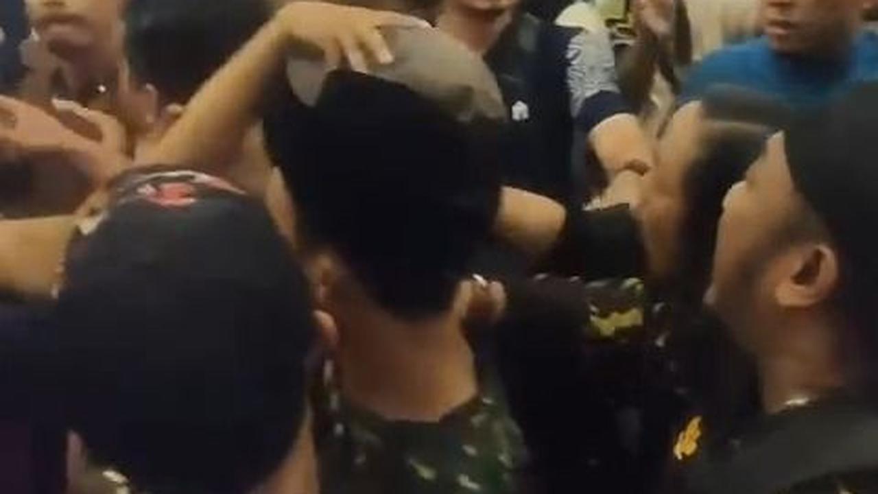 PAC GP Ansor dan Banser Gunung Anyar menolak kedatangan Ustaz Riza Syafiq Hasan Basalamah. Sebab, diduga terindikasi berasal dari kelompok Hizbut Tahrir Indonesia (HTI), organisasi yang telah dibubarkan pemerintah.